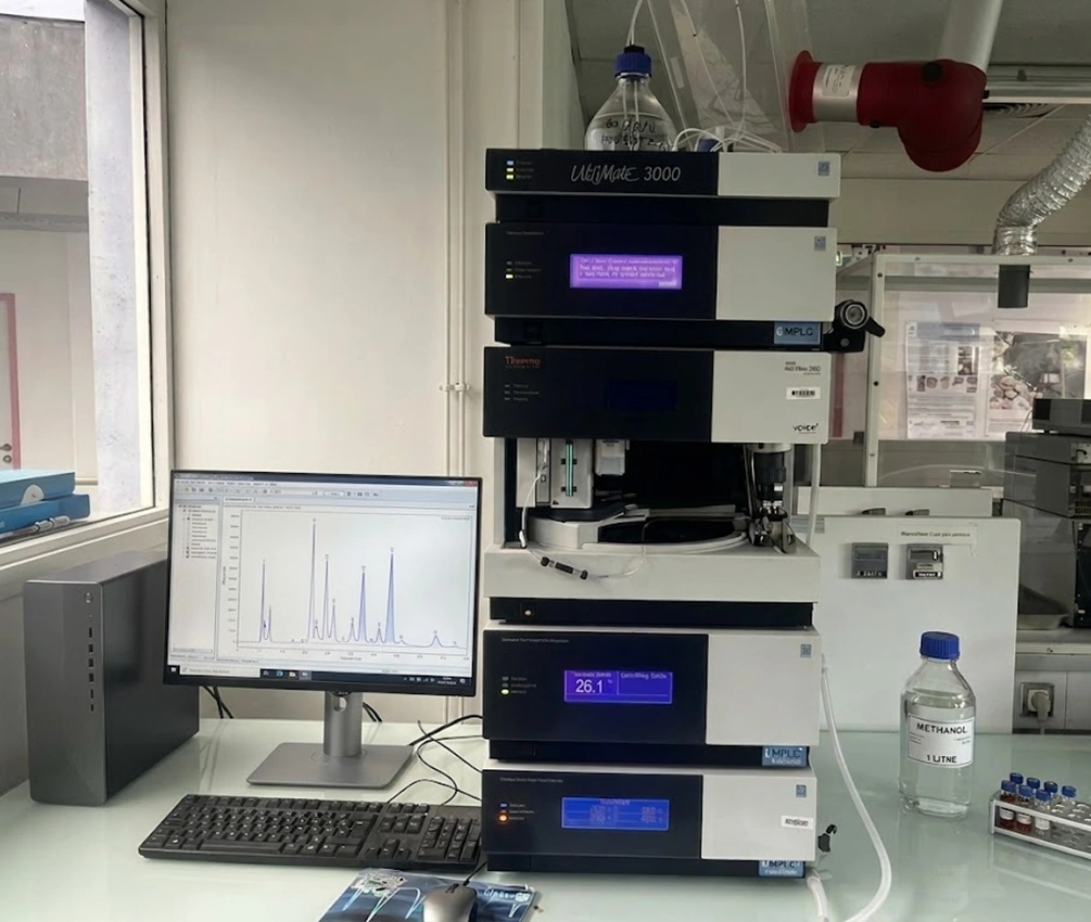 Thermo Scientific Dionex UltiMate 3000 HPLC system in the laboratory