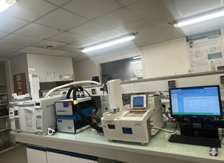 METTLER TOLEDO TGA/DSC 1 analyzer in the laboratory