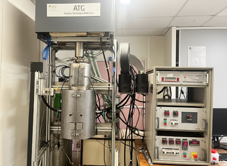 Custom high-pressure Macro-TGA designed and built by the laboratory engineering team